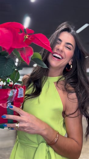 Jessica Malpeli Daher on Instagram: "Decoração, mesa posta, aperitivos, prato principal, bebida, sobremesa… E até os presentes 🎁🎅🏼 Quando tudo se resolve num lugar só, a festa flui melhor!! Praticidade, qualidade e escolhas que fazem diferença!! No @tomelevesupermercado , a sua festa está completa 🧡✌🏼 #natal #festa #dica #tomelevesupermercado #jessicamalpeli"