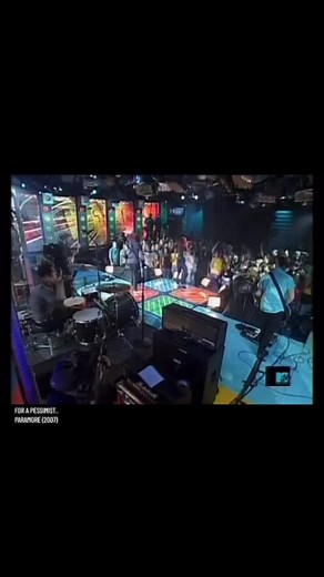 Paramore Live Performance of For A Pessimist, I'm Pretty Optimistic on TRL 2007