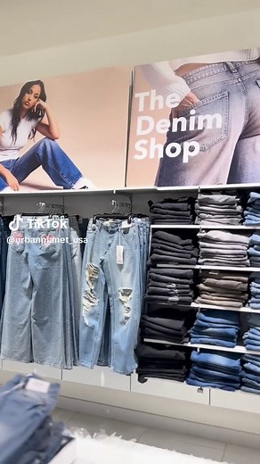 Shop the Latest Baggy Jeans Styles at Urban Planet