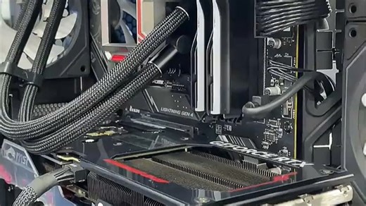 微星电源能源效率监控软件，实时掌握电力消耗数据，精准追踪功耗变化。适用于高性能电脑与工作站场景，帮助用户优化能耗表现，提升使用体验与电费管理效率。