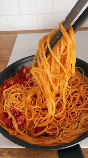 Najlepszy przepis na sos pomidorowy do spaghetti