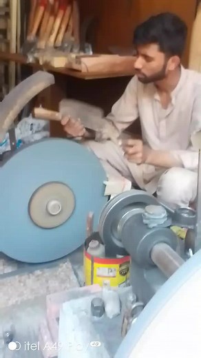 Sharpening a Grinding Wheel: DIY Workshop Techniques