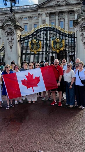 241K views · 12K reactions | The Canadian Staff Songsters sing the Canadian national anthem outside the gates of Buckingham Palace in London, England. The songsters are on a 10-day UK Tour. Canadian Staff Songsters of The Salvation Army #buckinghampalace #royalfamily | Salvationist Magazine | Facebook