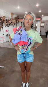 This is exactly why i hate working at a boutique! 🙄 #worklife | Taylor Hinkelman