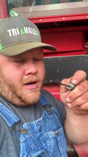 Grease or oil in a Case IH 1063 corn head gearbox #caseih #IH #combine #corn #northcarolina #grease