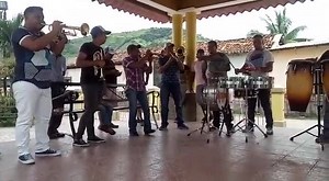 5.4K views · 70 reactions | Banda Musical los Ángeles. Ajuterique, Comayagua. Vídeo Maira Medina. | Radio América | Facebook