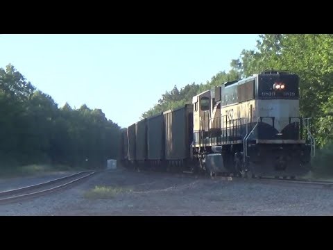 08/27/25 - BNSF Grinstein SD70MAC pushes BNSF coal train at Woodlawn, IL
