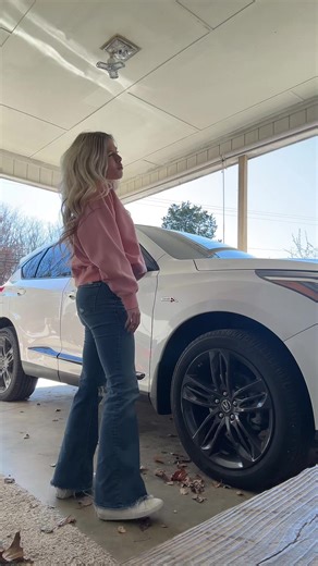 Creative Lip Sync Techniques for Fun Performances