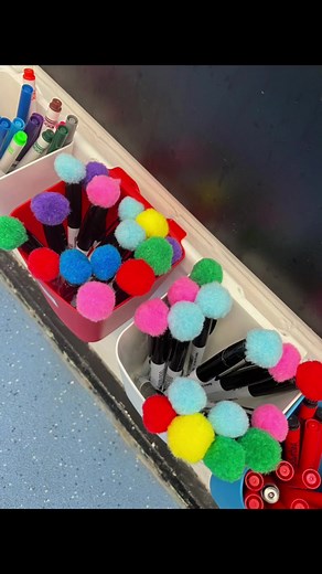 Creative Whiteboard Pen PomPom Hack for Teachers and Kids