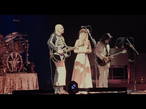 Myrkur & Smashing Pumpkins - 'Landslide' live