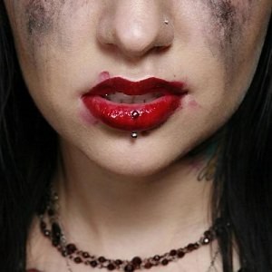 Cellar Door - Letra - Escape The Fate