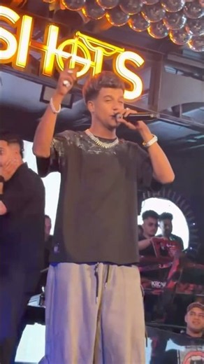 When Essam Sasa sang "Your Uncle and Your Uncle's Uncle"... The party went wild