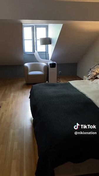 Wake up in Prague like this 🌍🛏️ #HotelLife #Prag #TravelTok #MorningVibes #Wanderlust #CityViews #TravelGoals #ExploreMore #Staycation #TravelDiary