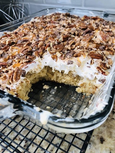 Butter Pecan Poke Cake – Easy & with a Delicious Crunch!  – Hungry Six