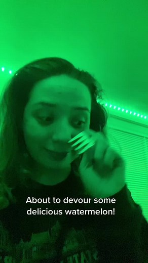 Idk why I made this (disclaimer: me struggling with the light was not apart of the script)