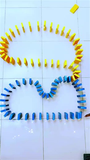 Amazing Domino Letter Chain Reaction Display