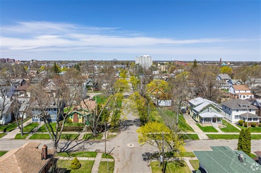Living in the Central Park-Fairfield Village Neighborhood of Flint, MI