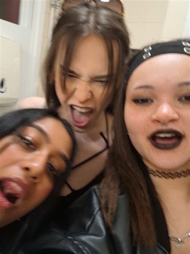 Pub bathroom Tik Tok 🤳🏾