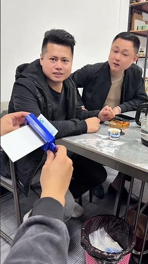 白纸变钞票魔术，背后真相曝光！ #搞笑 #大熱門 #搞笑视频 #搞笑 #大熱門 #搞笑视频