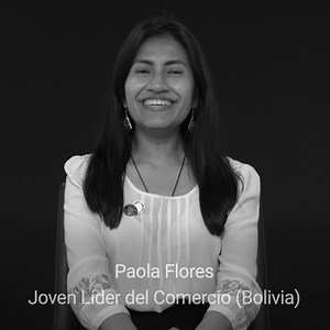 La #YoungTradeLeader de la OMC Paola Flores, de #Bolivia, tiene como objetivo llevar las perspectivas indígenas al primer plano del comercio internacional. Para ella, el comercio sostenible comienza con el respeto por las personas y el planeta. | World Trade Organization - WTO