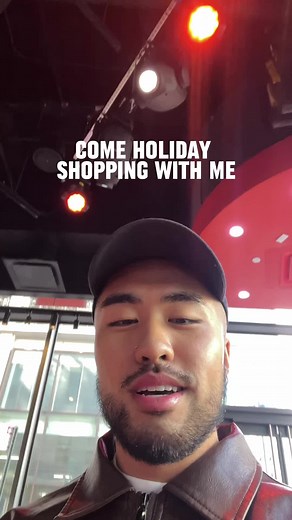 #jblpartner I’ve been on the hunt for a new speaker so I went to the @JBLAudio SoHo store to check out the new JBL Authentics 300. Fortunately, JBL is having exclusive in-store Black Friday deals with free gift wrapping, hot cocoa, coffee, giveaways, and more. Be sure to stop by your holiday shopping!