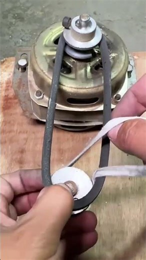 Motor belt mounting process with a rope