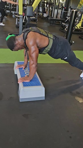 Machine✅️ #muscu #musculation #musculationfrance #sportif #workoutmotivation #workouttraining #streetworkout #pushupseveryday #pullups #tricepsworkout #bicepsworkout #fitlifestyle #hiitworkout #fitfrenchies #soldat #soldier #nevergiveup #nopainnogain #perfectbody #combackstronger #nattygains #sportwear #toulouse #sudouest #onenvoieseulement 🫡