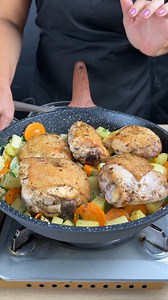 Frango frito completo com batatas e cenouras e um delicioso molho! | Super Receitas