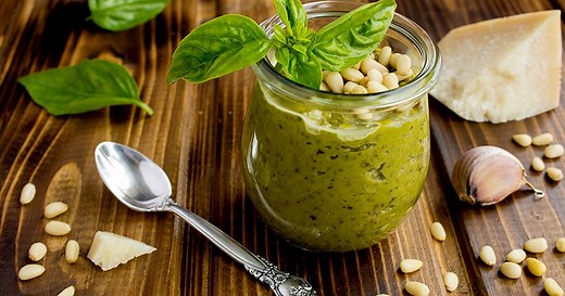 Pesto de basilic frais maison à congeler