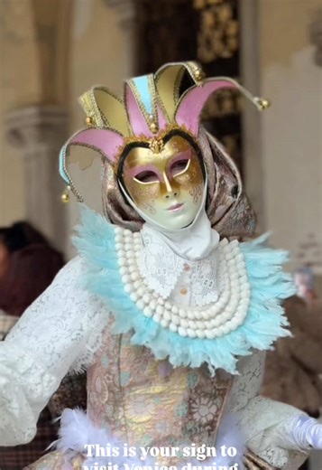 Less than 3 weeks till the 2026 Venice Carnival🎭 This is your sign to come and see it✨ #2026venicecarnival #venicecarnival #carnevalevenezia #2026carnevalevenezia #foryou