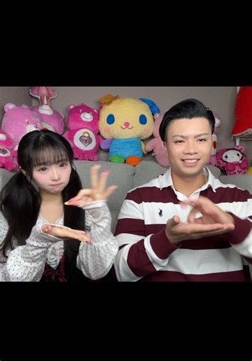 みぃちゃんと籍を入れたら俺の苗字になるんだよって伝えたらニヤニヤしてて感情剥き出しなの可愛いがすぎるよ...#カップル#カップルの日常#カップルダンス#スクイーズ#メロジョイ