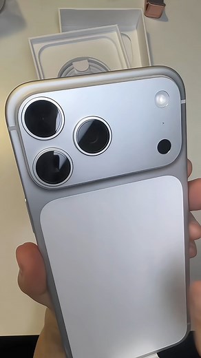 iPhone 17 Pro Max unboxing | Rajeh H.Y