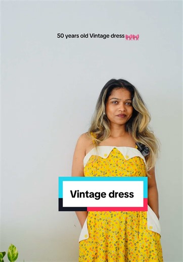 I’m wearing vintage dress which is 50 years old ~🎀🎀…