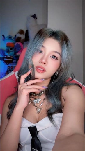 should I do a makeup tutorial? #shulunc #shorts #makeup