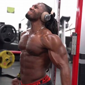 Musclemania® Pro Ulisses Chest & Core Finisher! Musclemania.com - Musclemania | Musclemania