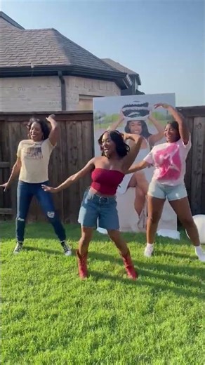 My MCDC ladies are heading to College 2025!! So proud of my dancing Scholars 🩷🩷🩷 #mdcalumni