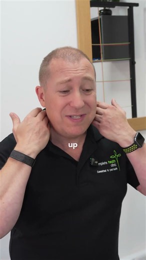 Is cracking your neck ACTUALLY bad for you? 😱 #Clevedon #ChiropractorClevedon #Chiropractorvideos