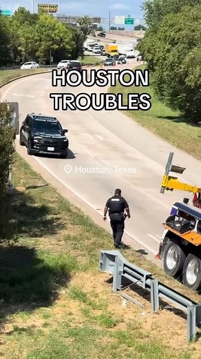 In case you were wondering why the traffic was so bad 😮‍💨😭 #HoustonTraffic #RoadClosure #Texas 🎥 stormchaserhtx On Tik Tok | The Houston Man