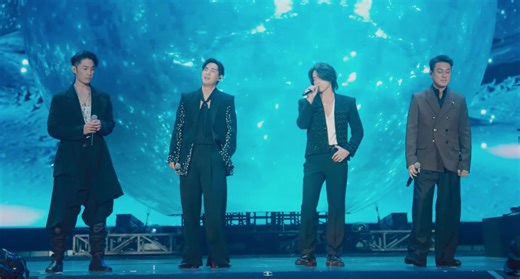 F4 reunites on stage for 'Meteor Rain' performance