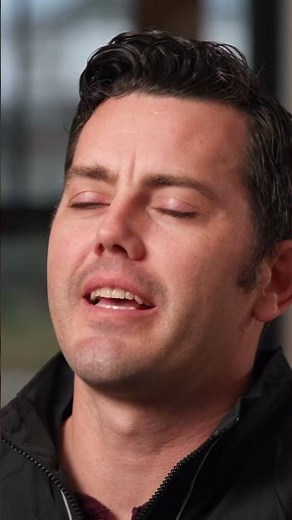 Meet Lee from Flight Crew Jump Rope, the creative force behind it all! ✨