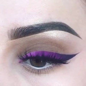 Girls Love Makeup on Reels