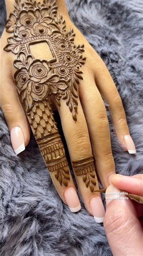 Beautiful Henna Design #simplemehndi #simplehenna #easymehndi #backhandmehndi #hennatatto #mehndi