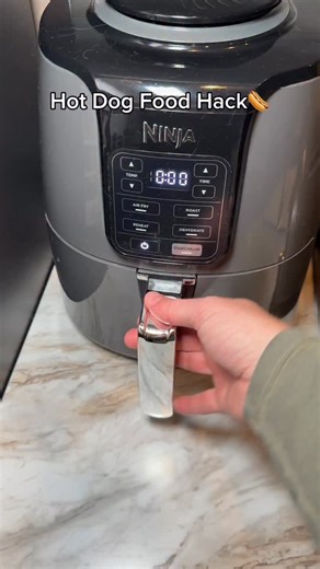 Thomas Winkler on Instagram: "You can’t cook hot dogs faster than me😤"