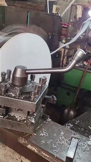 Professional Metalworking Process Using Heavy Duty Industrial Manual Lathe Machine