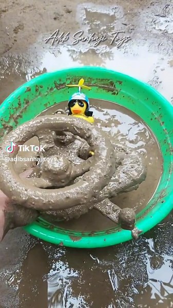 Oddly Satisfying Mud Exploration Videos for Kids