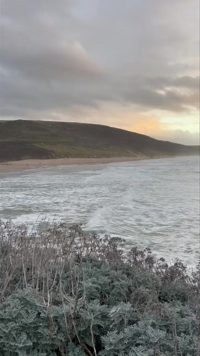 24K views · 530 reactions | Just after high tide this afternoon … a pretty sky to end a grey day 殺 #woolacombe #northdevon #woolacombebeach #northdevoncoast | Woolacombe Tourist Information Centre | Facebook