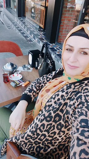 Casual Outdoor Café Style and Essentials