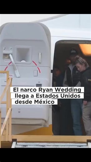 Ryan Wedding, el narco que operaba en Estados Unidos, arribó a ese país luego de entregarse en México. El director del FBI, Kash Patel, confirmó la captura de Ryan Wedding, exatleta olímpico canadiense y presunto líder del narcotráfico, quien permaneció prófugo durante años. Al anunciar su detención, Patel subrayó la peligrosidad del acusado: “Solo para que sepan lo grave que es el caso de Ryan Wedding, pasó de ser un snowboarder olímpico a convertirse en el mayor narcotraficante de la era moder