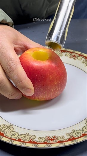 🍎 The perfect way to remove an apple core in seconds