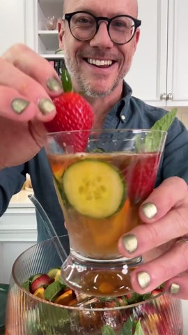 How to Make Pimm's Cup Punch